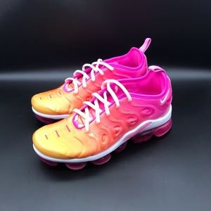 SOLD - Nike Air Vapormax Plus Summer Laser Fuschia